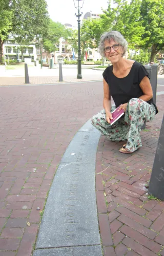 Proverbs in the kerbstones of The Hague